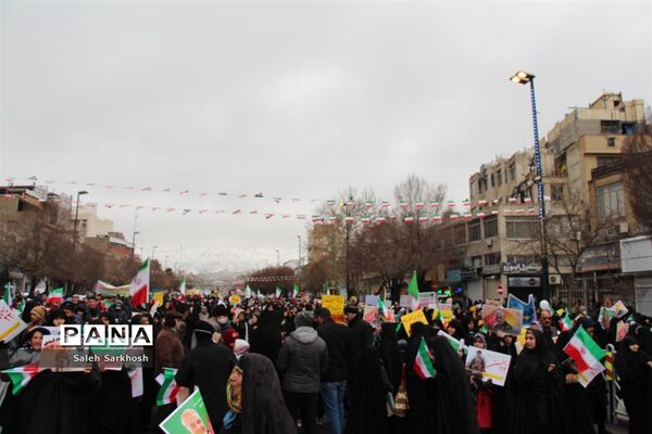 راهپیمایی یوم الله 22 بهمن ماه  در مشهد