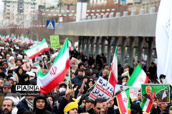 راهپیمایی یوم الله 22 بهمن ماه  در مشهد
