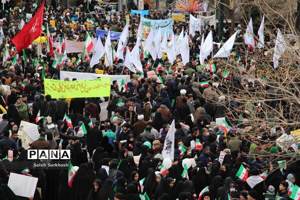 راهپیمایی یوم الله 22 بهمن ماه  در مشهد