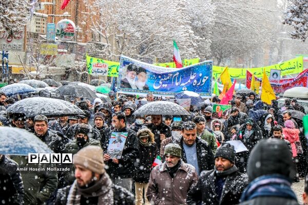 راهپیمایی باشکوه یوم الله ۲۲ بهمن در ارومیه