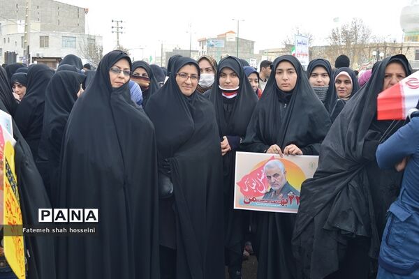 راهپیمایی یوم الله 22 بهمن در شهرستان فیروزکوه