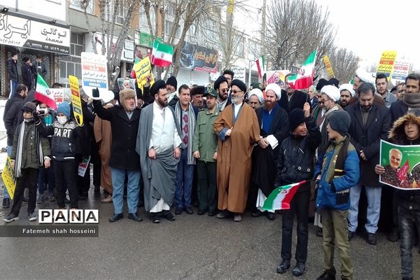 راهپیمایی یوم الله 22 بهمن در شهرستان فیروزکوه