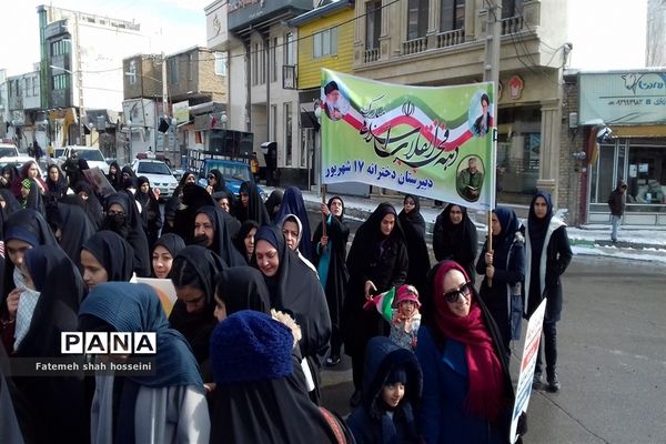 راهپیمایی یوم الله 22 بهمن در شهرستان فیروزکوه