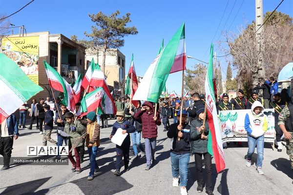 حضور حماسی مردم آباده در راهپیمایی باشکوه 22 بهمن