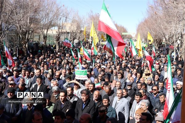 حضور حماسی مردم آباده در راهپیمایی باشکوه 22 بهمن