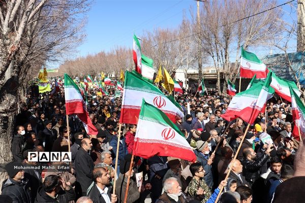 حضور حماسی مردم آباده در راهپیمایی باشکوه 22 بهمن