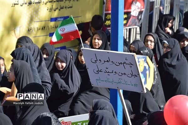 حضور حماسی مردم ابرکوه در راهپیمایی ۲۲ بهمن