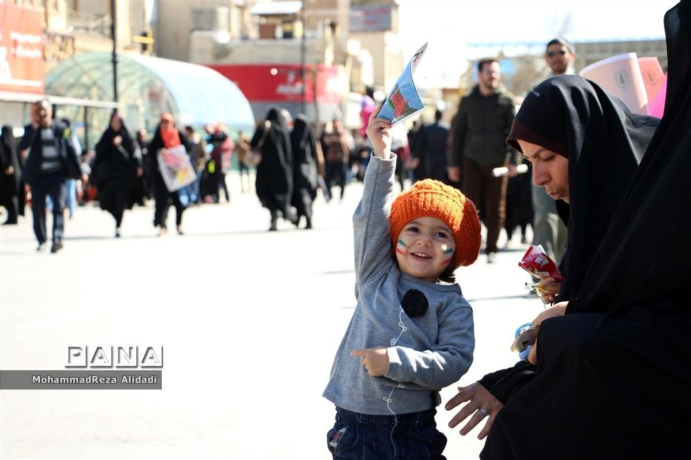 برگزاری مراسم فجر چهل و یک با حضور نسل ‌های اول و چهارم انقلاب در شیراز