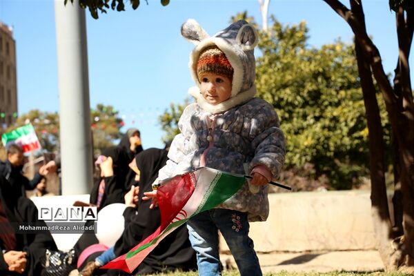 برگزاری مراسم فجر چهل و یک با حضور نسل ‌های اول و چهارم انقلاب در شیراز
