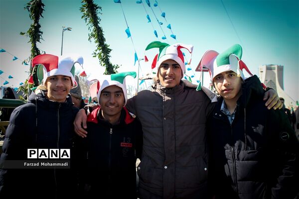 راهپیمایی  یوم الله 22 بهمن در تهران