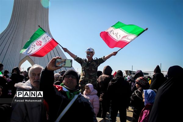 راهپیمایی  یوم الله 22 بهمن در تهران