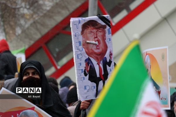 حضور پرشور مردم همدان در راهپیمایی ۲۲بهمن