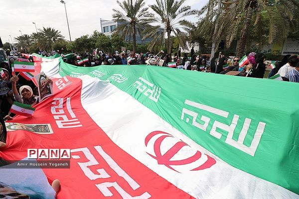 راهپیمایی 22 بهمن در جزیره کیش