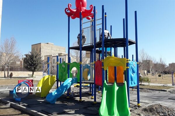 افتتاح زمین های بازی و بازگشایی محله فرخ سرشت توسط شهرداری منطقه ٣ همدان