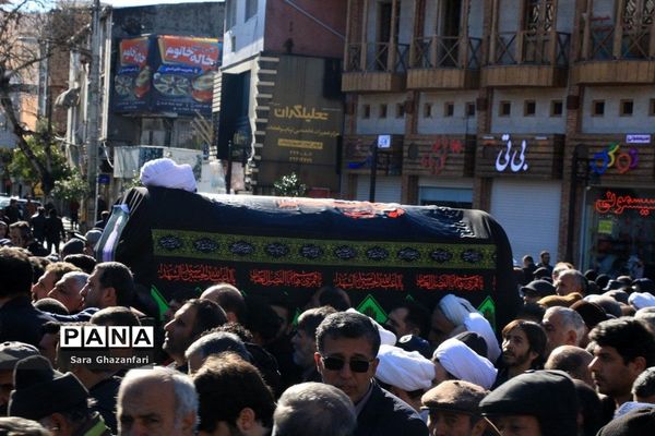 آیین تشییع و خاکسپاری پیکر آیت‌الله طبرسی