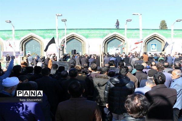 آیین تشییع و خاکسپاری پیکر آیت‌الله طبرسی