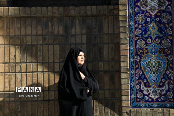 آیین تشییع و خاکسپاری پیکر آیت‌الله طبرسی