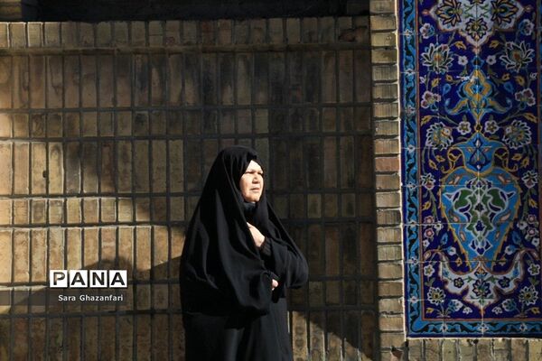 آیین تشییع و خاکسپاری پیکر آیت‌الله طبرسی