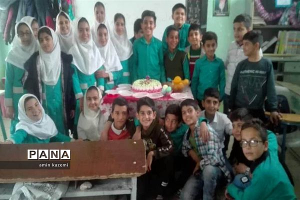 برگزاری جشن دهه فجر در مدارس داراب