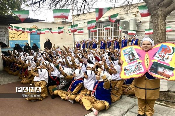 برگزاری جشن دهه فجر در مدارس داراب