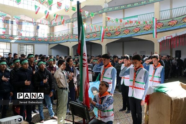 مروست ،میزبان سردار لاله های روشن