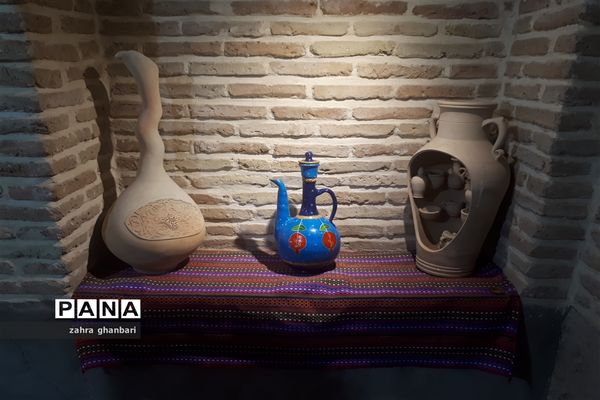 گشایش بازارچه صنایع دستی در سرای فاتح نی ریز