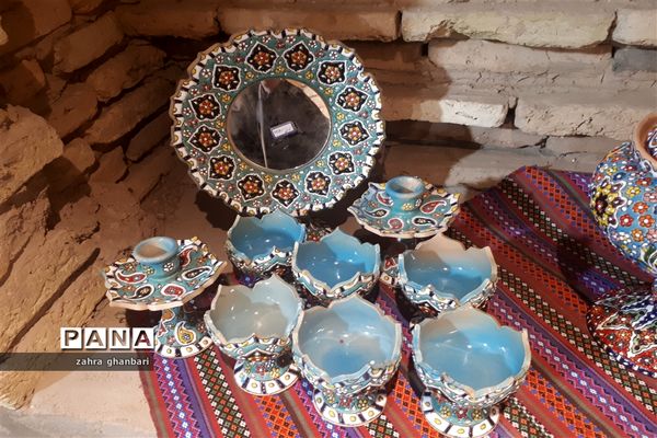گشایش بازارچه صنایع دستی در سرای فاتح نی ریز