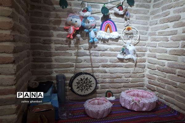 گشایش بازارچه صنایع دستی در سرای فاتح نی ریز