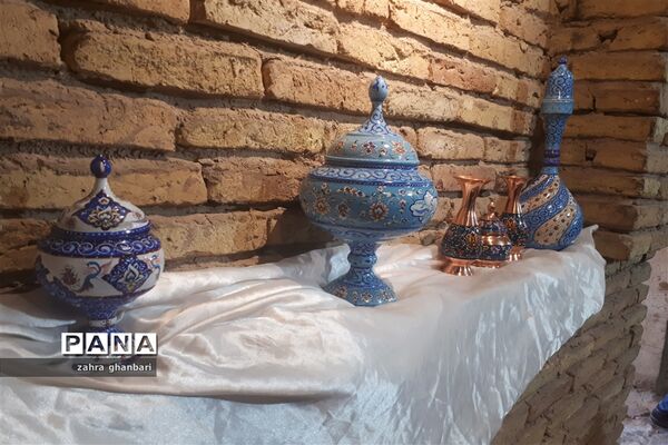 گشایش بازارچه صنایع دستی در سرای فاتح نی ریز