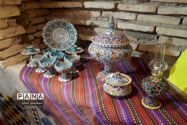 گشایش بازارچه صنایع دستی در سرای فاتح نی ریز