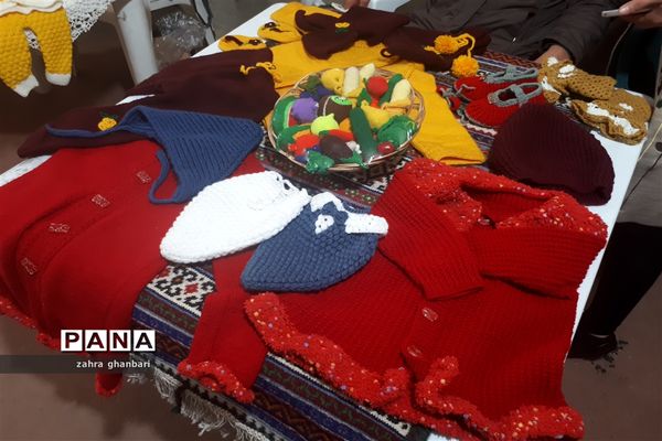 گشایش بازارچه صنایع دستی در سرای فاتح نی ریز