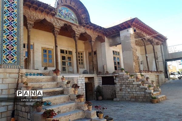 گشایش بازارچه صنایع دستی در سرای فاتح نی ریز