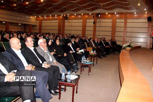 نشست کانون وکلای دادگستری مازندران با حضور معاون حقوقی رئیس جمهوری