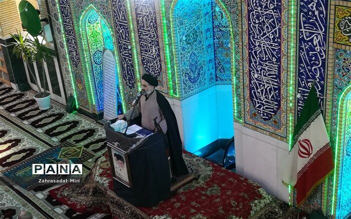 امام جمعه خاور شهر:فضائل حضرت زهرا(س) فضائل انبیاست و مظهر ویژگی های تمام زنان مقدس است.