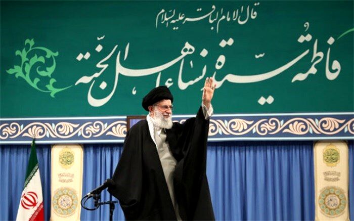 رهبر انقلاب: وظیفه جامعه مداح، مدیریت شادی و عزای جامعه است