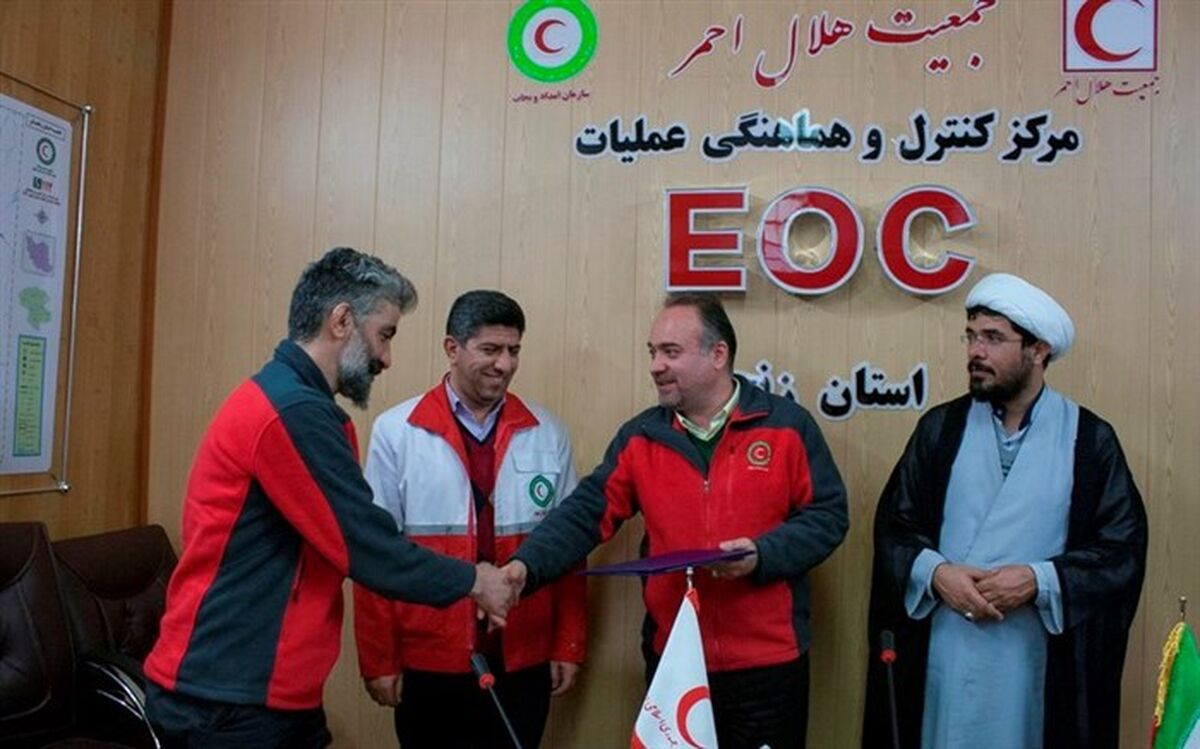 تجلیل از 28 نفر از امدادگران هلال احمر استان زنجان