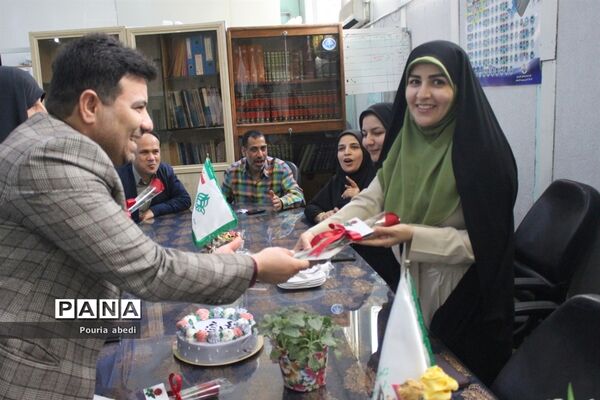تکریم همکاران زن سازمان دانش‌آموزی استان بوشهر