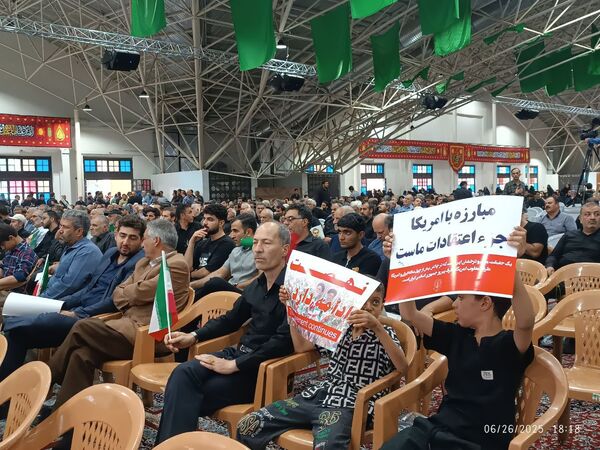 مراسم بزرگداشت شهدای حملات تروریستی رژیم صهیونسیتی در گلستان شهدای اصفهان 