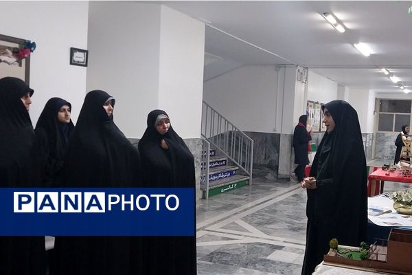 برپایی مدرسه انقلاب