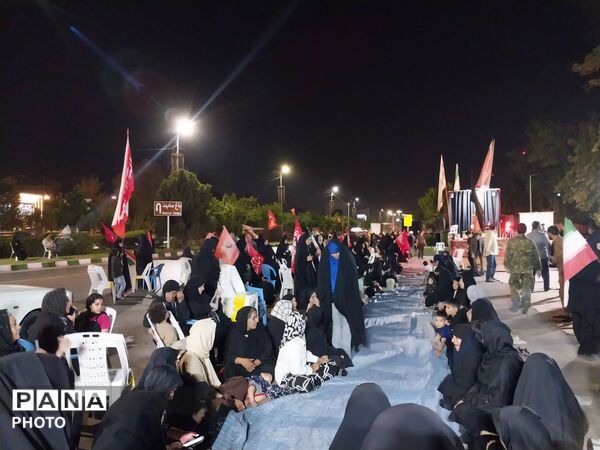 گرامیداشت چهلمین روز تدفین آقای شهید ایران و برگزاری مراسم شب شهادت امام حسن عسکری(ع) با حضور ۸۰۰ نفر