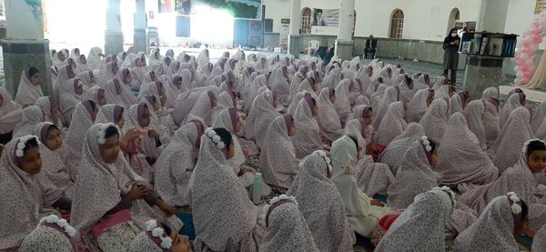 جشن تکلیف دختران دانش‌آموز پارسیان