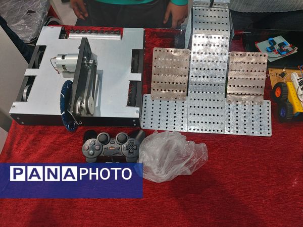 روز دوم نمایشگاه پژوهش و فناوری همزمان با هفته پژوهش در مشهد 