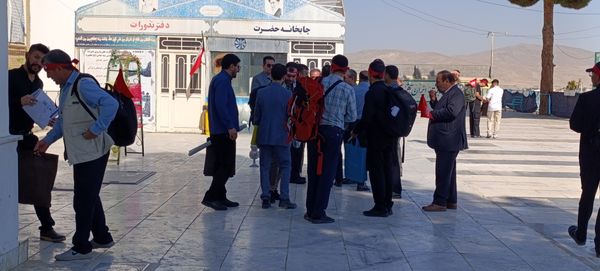 بدرقه دانش‌آموزان اعزامی به پیاده‌روی اربعین 