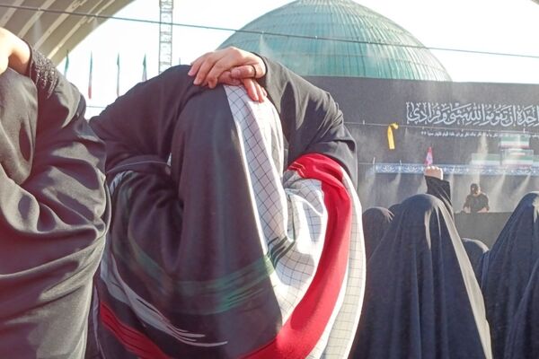 وداع آحاد مردم ایران با رهبر شهید در مصلی تهران