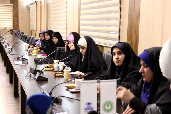  نشست دانش‌آموزان خبرنگار پانا با محوریت جهاد تبیین در البرز