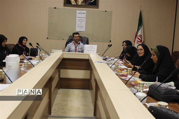 جلسه توجیهی مربیان راهنما و مربیان مدارس ویژه تشکل پیشتاز سازمان دانش‌آموزی استان البرز