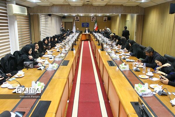 نشست هم اندیشی وزیر آموزش و پرورش با مسئولان شورای بانوان خیر مدرسه‌ساز استان‌های کشور