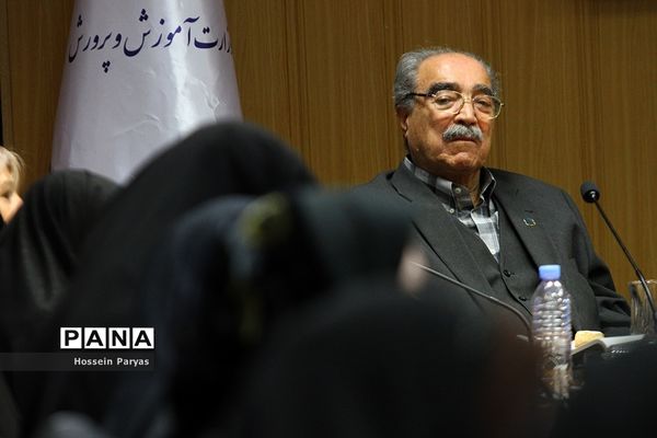 نشست هم اندیشی وزیر آموزش و پرورش با مسئولان شورای بانوان خیر مدرسه‌ساز استان‌های کشور