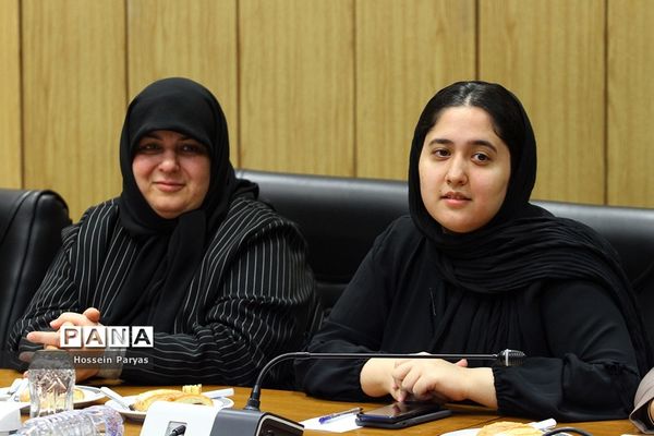 نشست هم اندیشی وزیر آموزش و پرورش با مسئولان شورای بانوان خیر مدرسه‌ساز استان‌های کشور