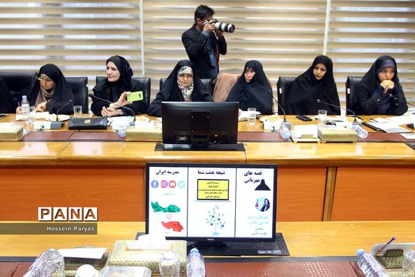 نشست هم اندیشی وزیر آموزش و پرورش با مسئولان شورای بانوان خیر مدرسه‌ساز استان‌های کشور